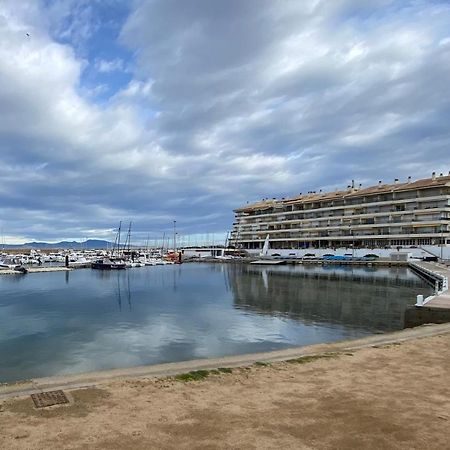 Precioso Apartamento En Primera Linea De Mar L' Escala Esterno foto