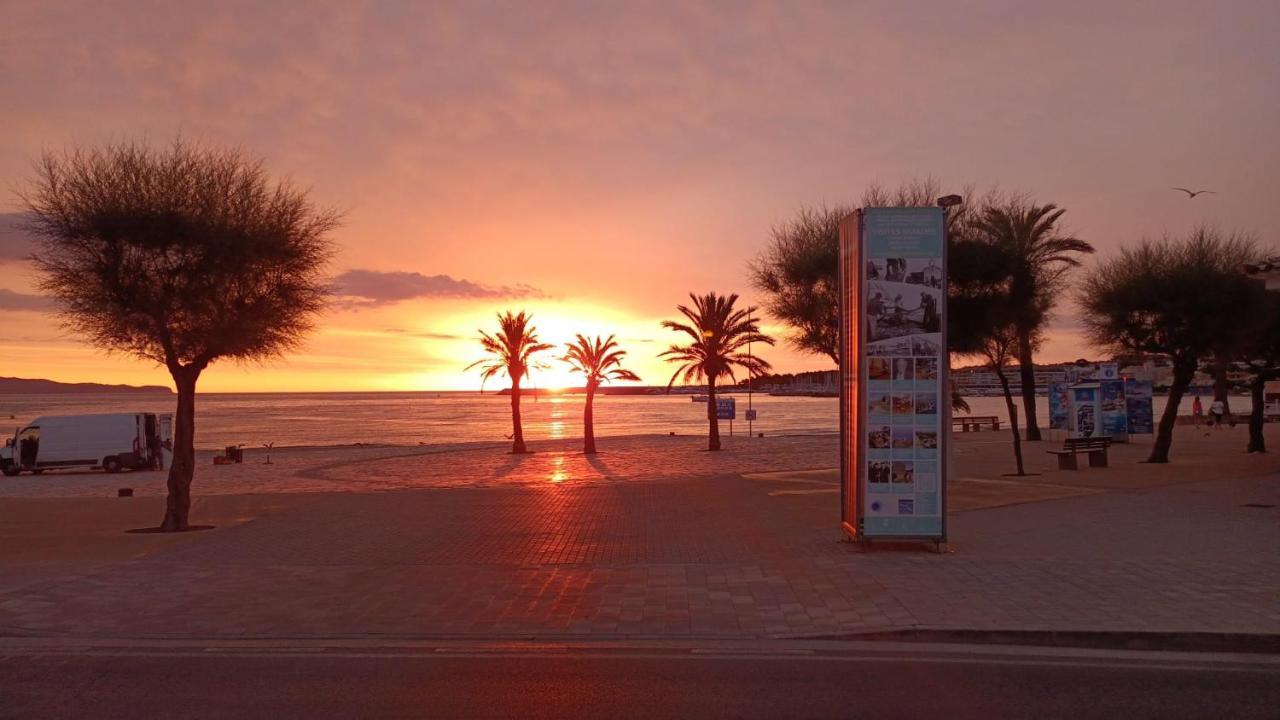 Precioso Apartamento En Primera Linea De Mar L' Escala Esterno foto
