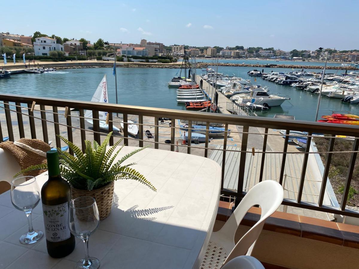 Precioso Apartamento En Primera Linea De Mar L' Escala Esterno foto